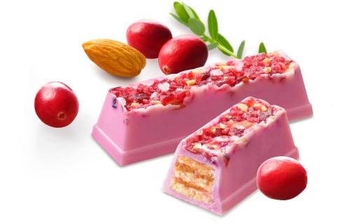 KitKat Ruby Rich Cranberry & Almond (japan) 87g Coopers Candy